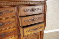 Cabinet de style Renaissance Revival en noyer, 1900