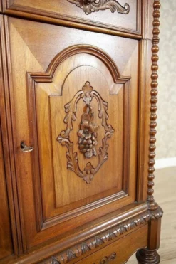 Cabinet de style Renaissance Revival en noyer, 1900