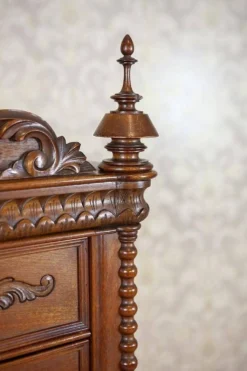 Cabinet de style Renaissance Revival en noyer, 1900