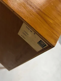 Cabinet d'exposition en teck des années 60, haut, étagère, commode vintage des années 70.