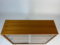 Cabinet d'exposition en teck des années 60, haut, étagère, commode vintage des années 70.