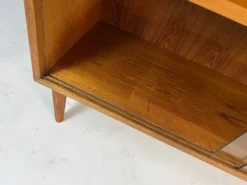 Cabinet d'exposition en teck des années 60, haut, étagère, commode vintage des années 70.
