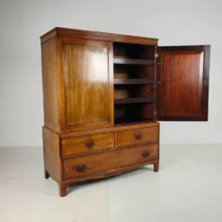 Cabinet en acajou anglais de presse à linge du début du 19e siècle, vers 1820-1840