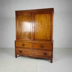 Cabinet en acajou anglais de presse à linge du début du 19e siècle, vers 1820-1840