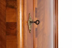 Cabinet en bois ancien avec marqueterie et décorations en bronze, France vers 1860