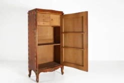 Cabinet en bois ancien avec marqueterie et décorations en bronze, France vers 1860