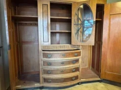 Cabinet en bois Art Déco avec fenêtre en verre ovale et tiroirs, années 1930