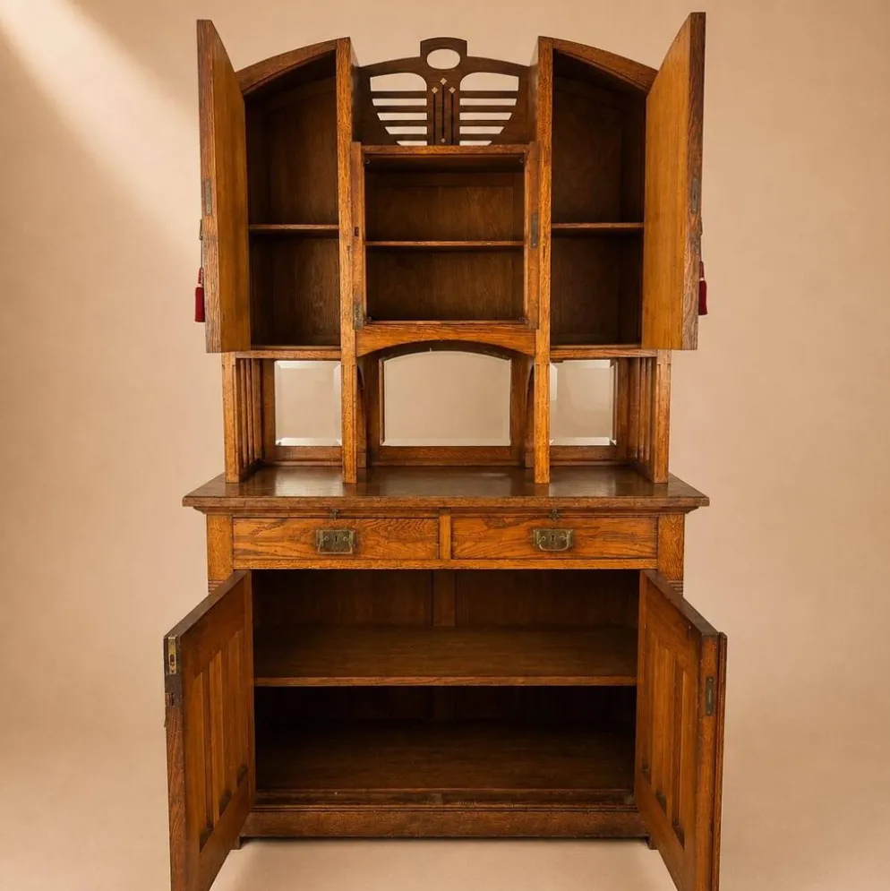 Cabinet en chêne Art Nouveau, années 1930