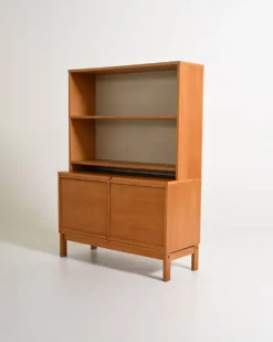 Cabinet en chêne avec portes tambour et étagères supérieures, années 1960.
