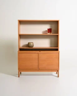Cabinet en chêne avec portes tambour et étagères supérieures, années 1960.