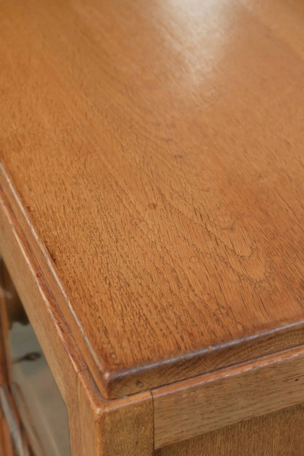 Cabinet en chêne néerlandais subtil de l'École d'Amsterdam / cabinet Art Déco avec portes en verre