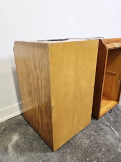Cabinet en chêne à tambour industriel des années 30, forme portable