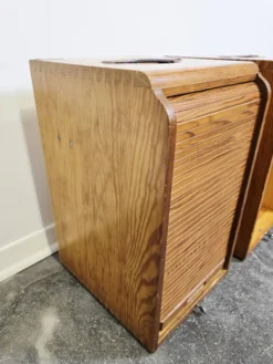 Cabinet en chêne à tambour industriel des années 30, forme portable