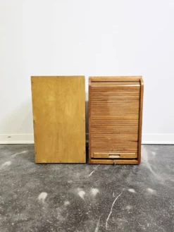 Cabinet en chêne à tambour industriel des années 30, forme portable
