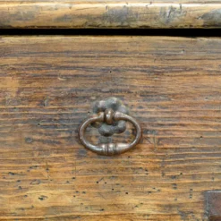 Cabinet en pin ancien, vers 1820