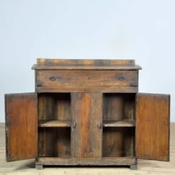 Cabinet en pin ancien, vers 1820