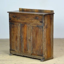 Cabinet en pin ancien, vers 1820