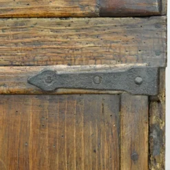 Cabinet en pin ancien, vers 1820