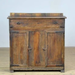 Cabinet en pin ancien, vers 1820