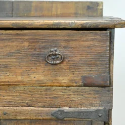 Cabinet en pin ancien, vers 1820