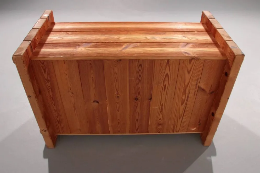 Cabinet en pin brutaliste scandinave par Hans Frydendal