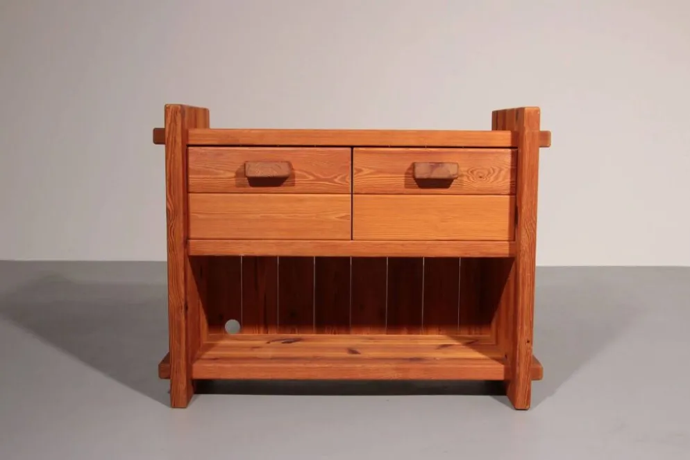 Cabinet en pin brutaliste scandinave par Hans Frydendal