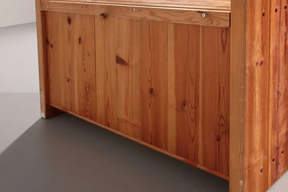Cabinet en pin brutaliste scandinave par Hans Frydendal