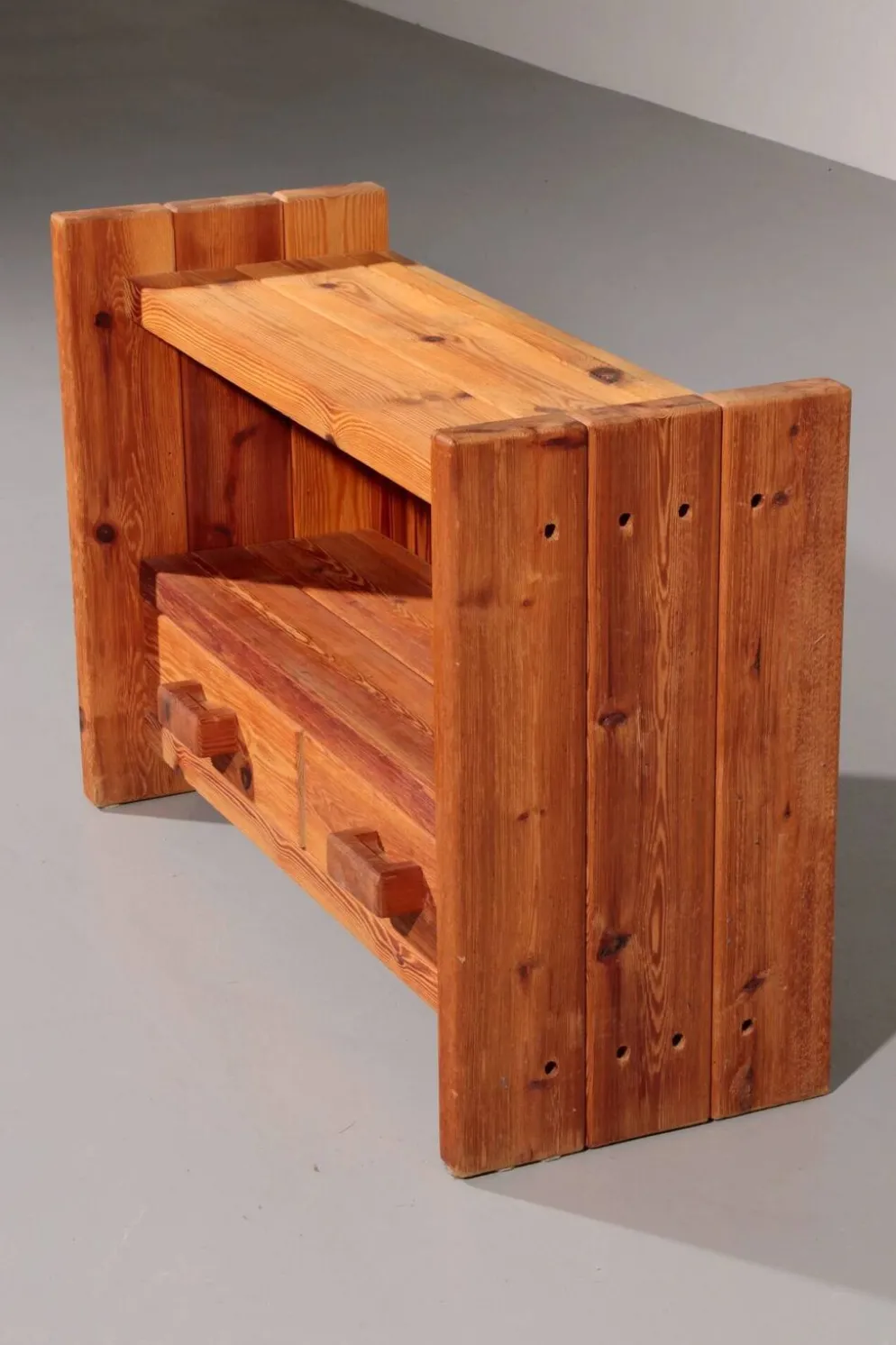 Cabinet en pin brutaliste scandinave par Hans Frydendal