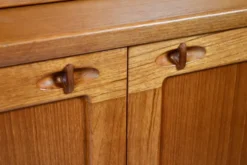 Cabinet en teck danois. H.W Klein. Années 1960.