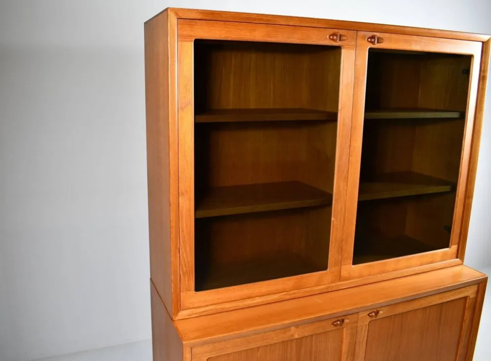 Cabinet en teck danois. H.W Klein. Années 1960.