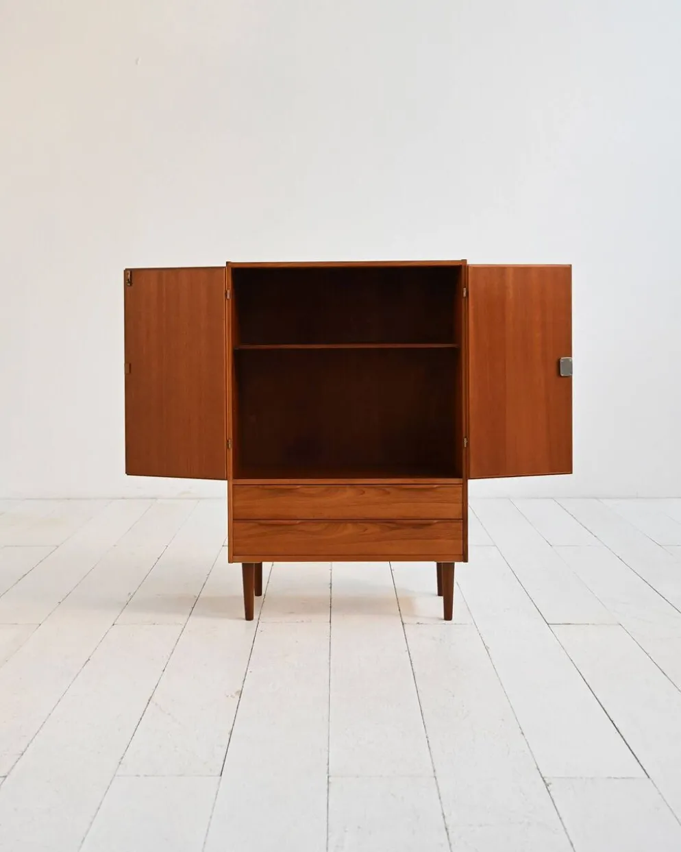 Cabinet en teck scandinave des années 1950/60.