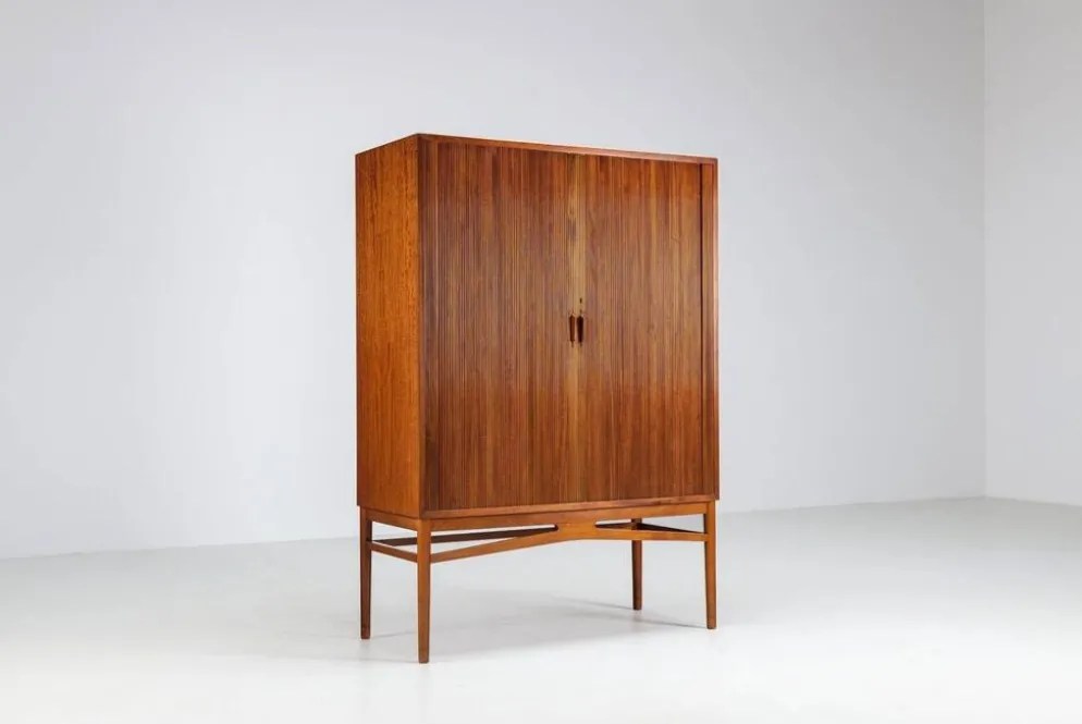 Cabinet haut danois en teck avec portes tambour Danemark 1960