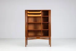 Cabinet haut danois en teck avec portes tambour Danemark 1960