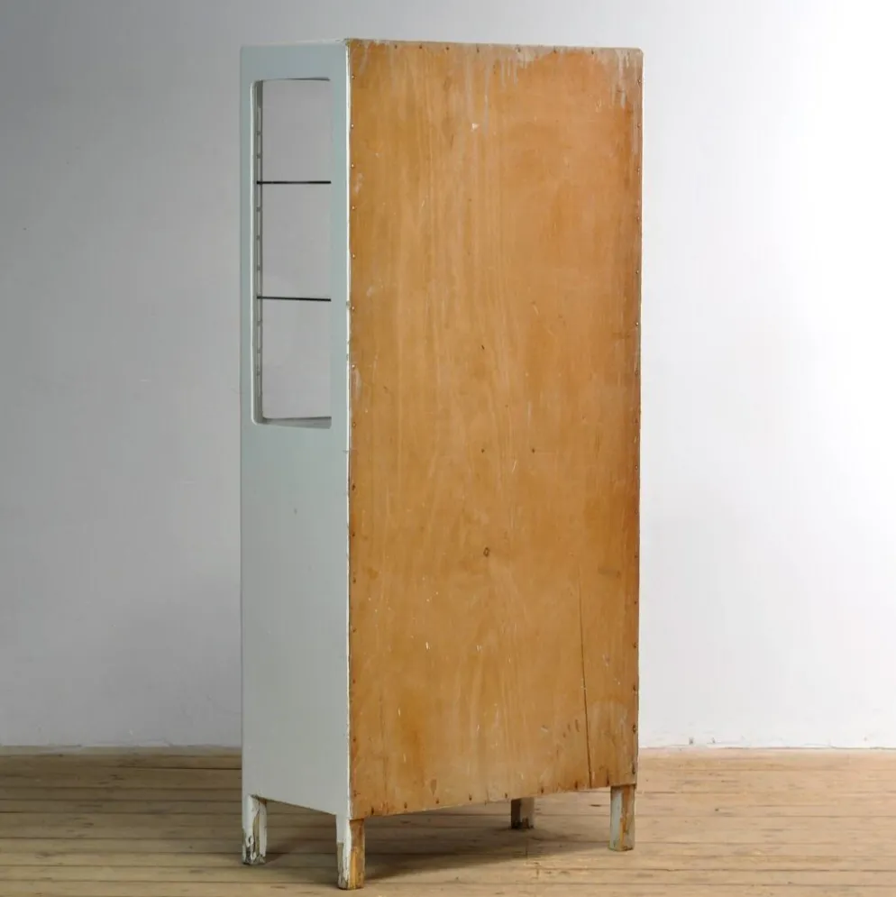 Cabinet médical en bois, vers 1950