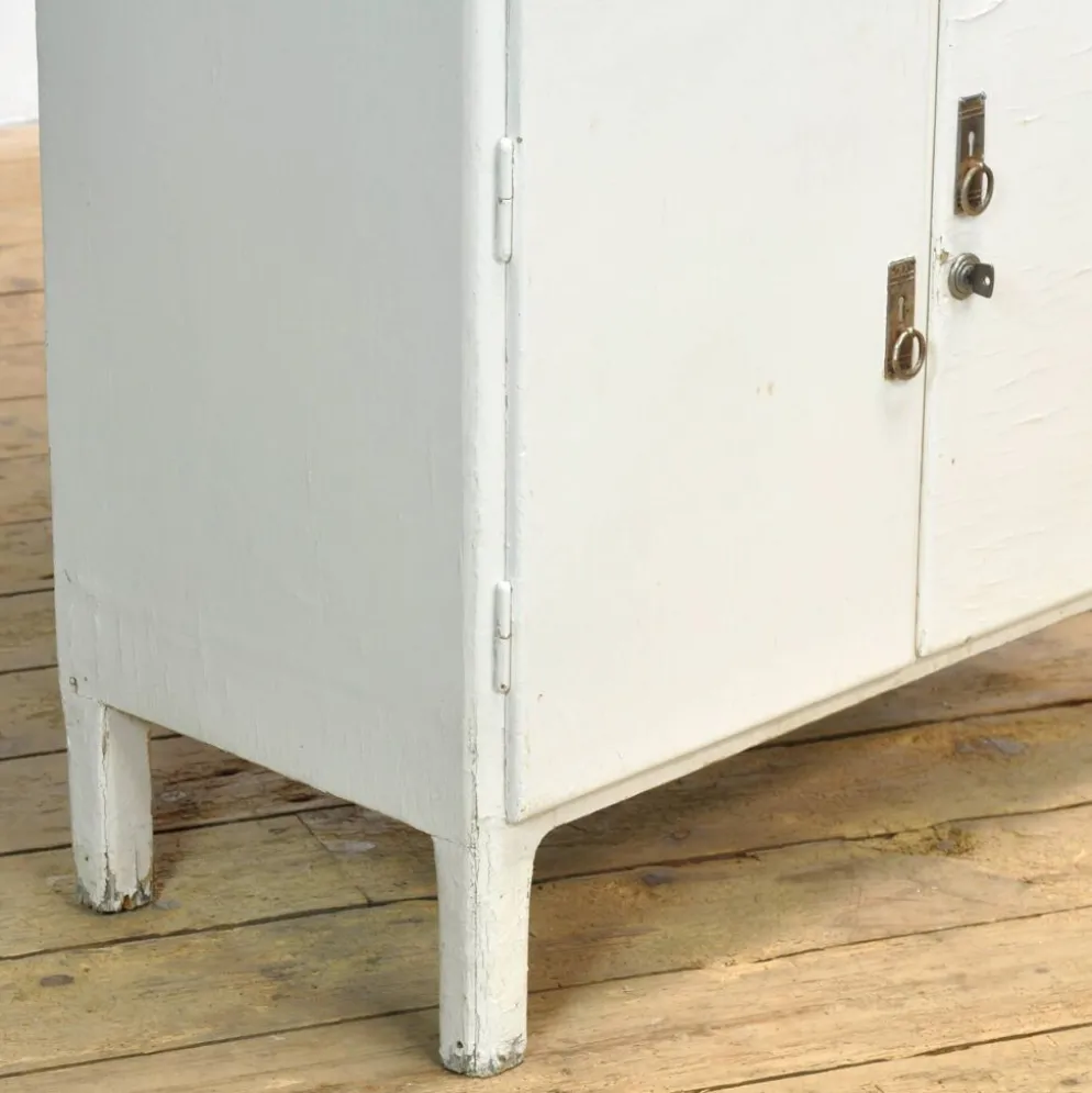 Cabinet médical en bois, vers 1950