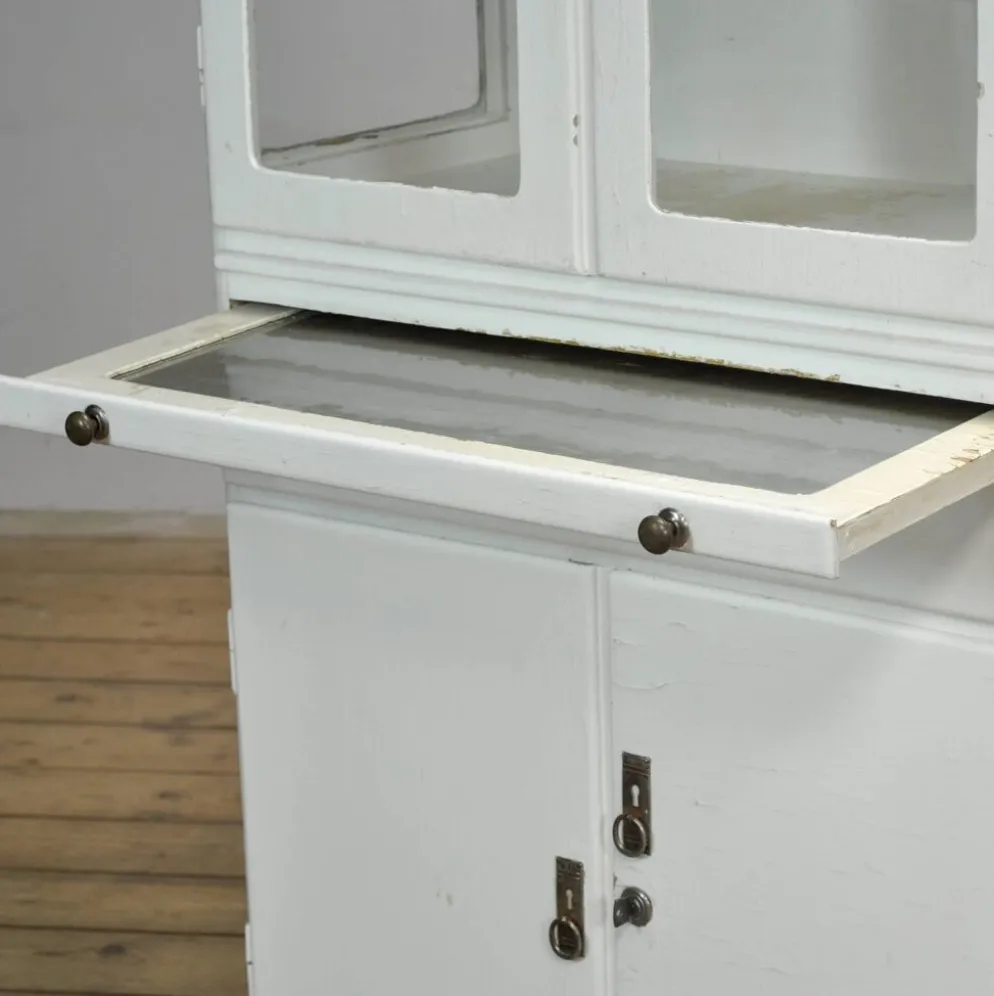 Cabinet médical en bois, vers 1950