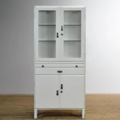 Cabinet médical en bois, vers 1950