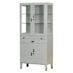 Cabinet médical en bois, vers 1950