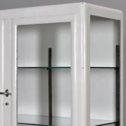 Cabinet médical en fer, années 1930