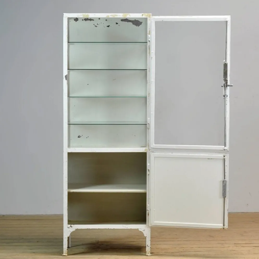 Cabinet médical en fer, années 1930