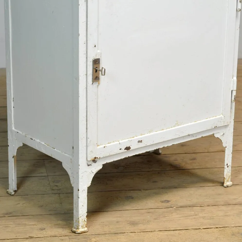 Cabinet médical en fer, années 1930