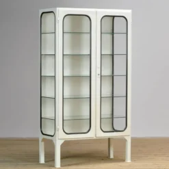 Cabinet médical vintage, années 1970