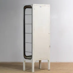 Cabinet médical vintage, années 1970
