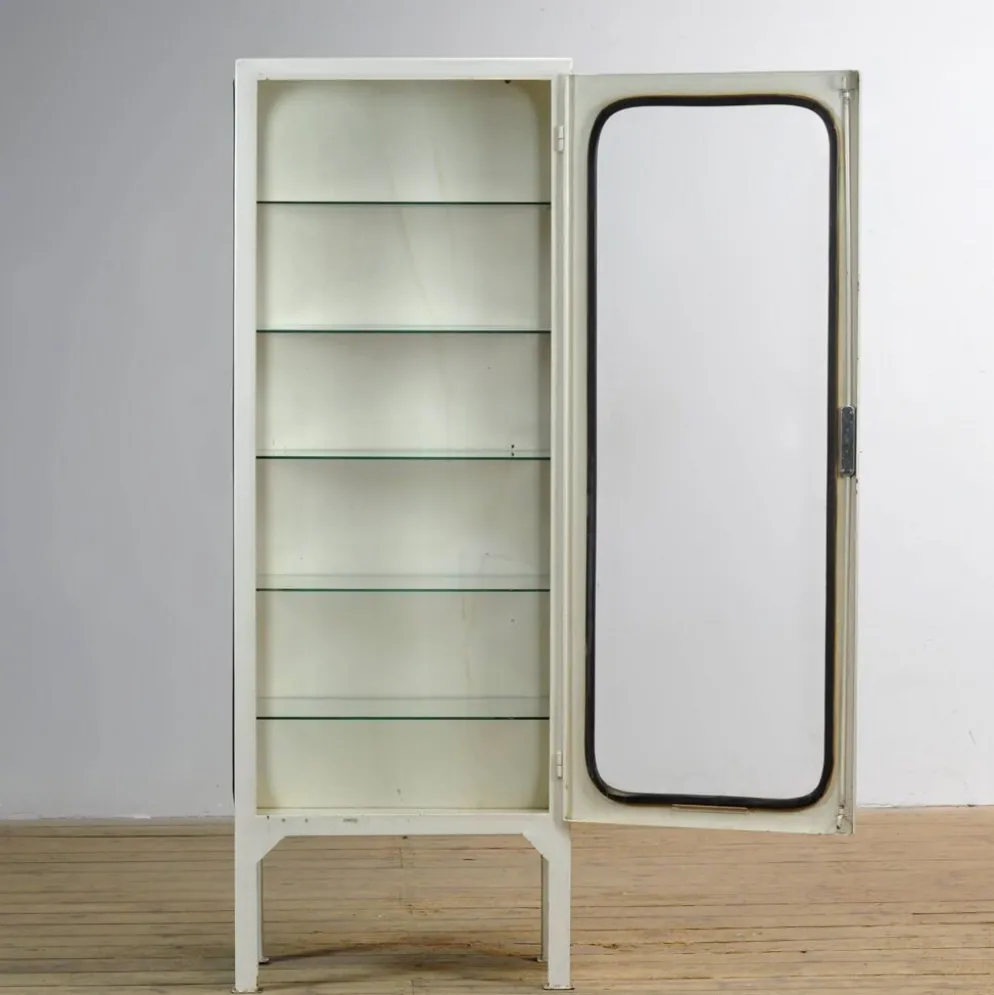 Cabinet médical vintage, années 1970