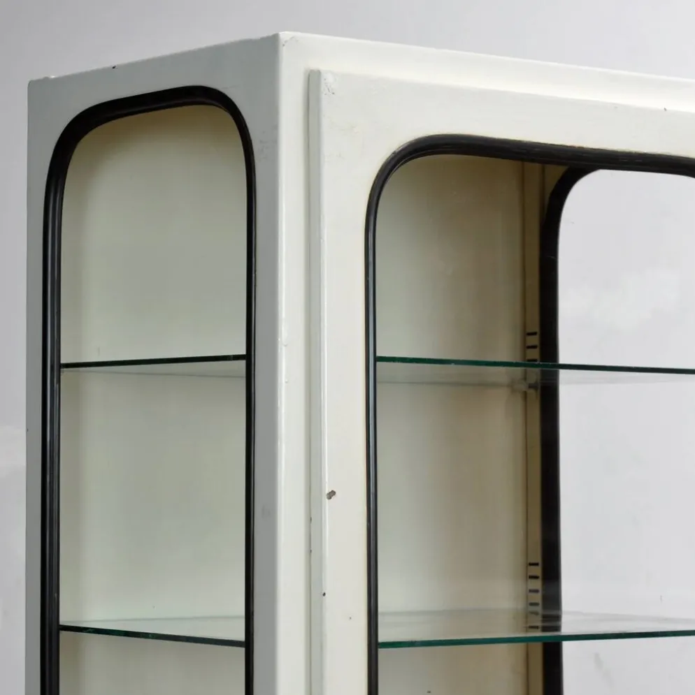Cabinet médical vintage, années 1970