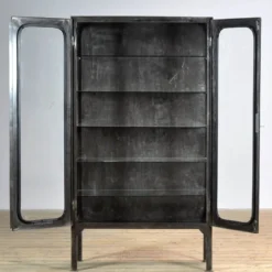 Cabinet médical vintage, années 1970