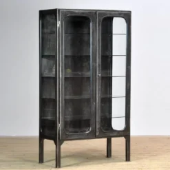 Cabinet médical vintage, années 1970