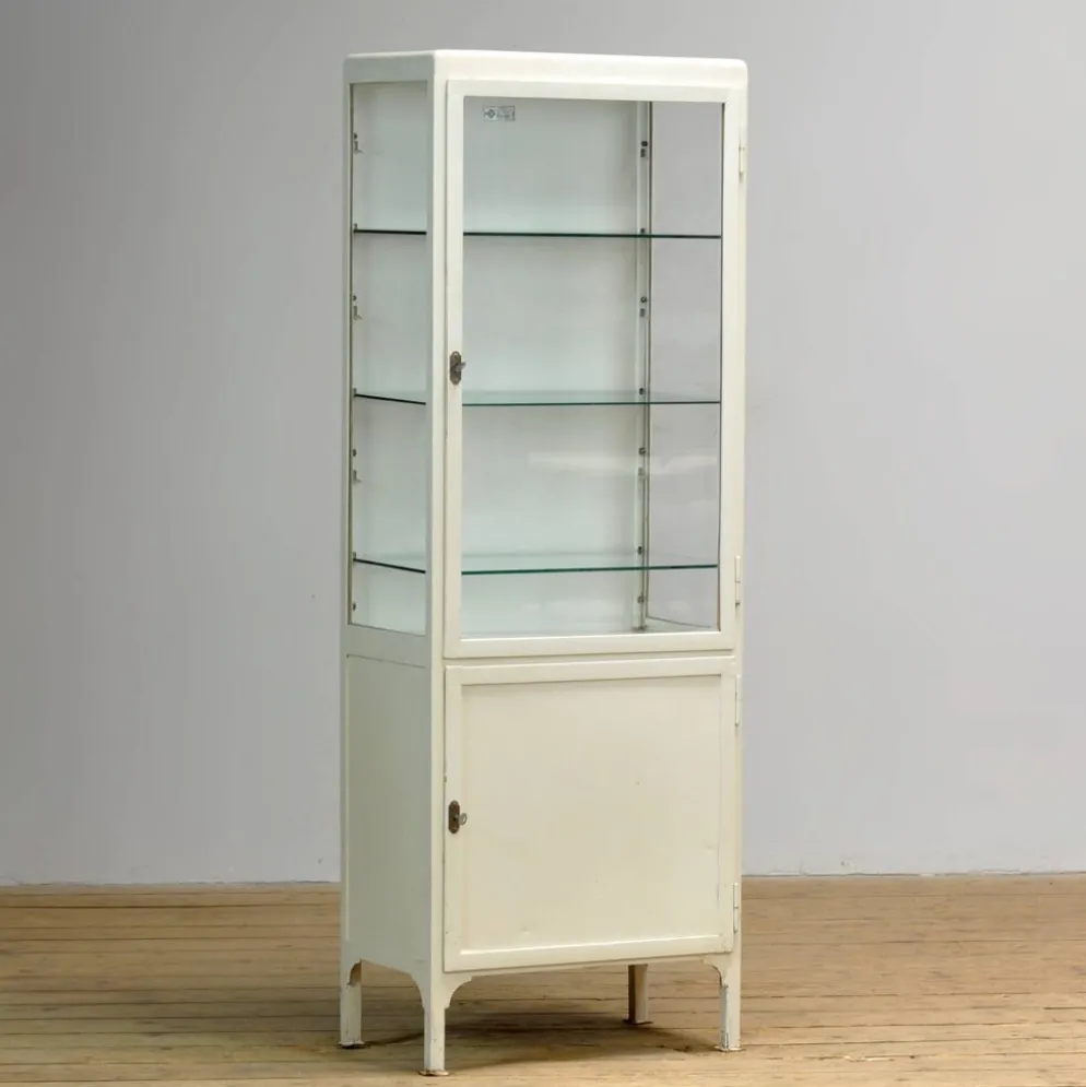 Cabinet médical vintage, années 1970