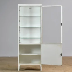 Cabinet médical vintage, années 1970