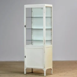 Cabinet médical vintage, années 1970